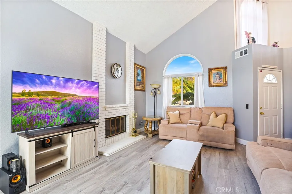 9387 Hot Springs Road, Corona, California 92883 home-pic-3